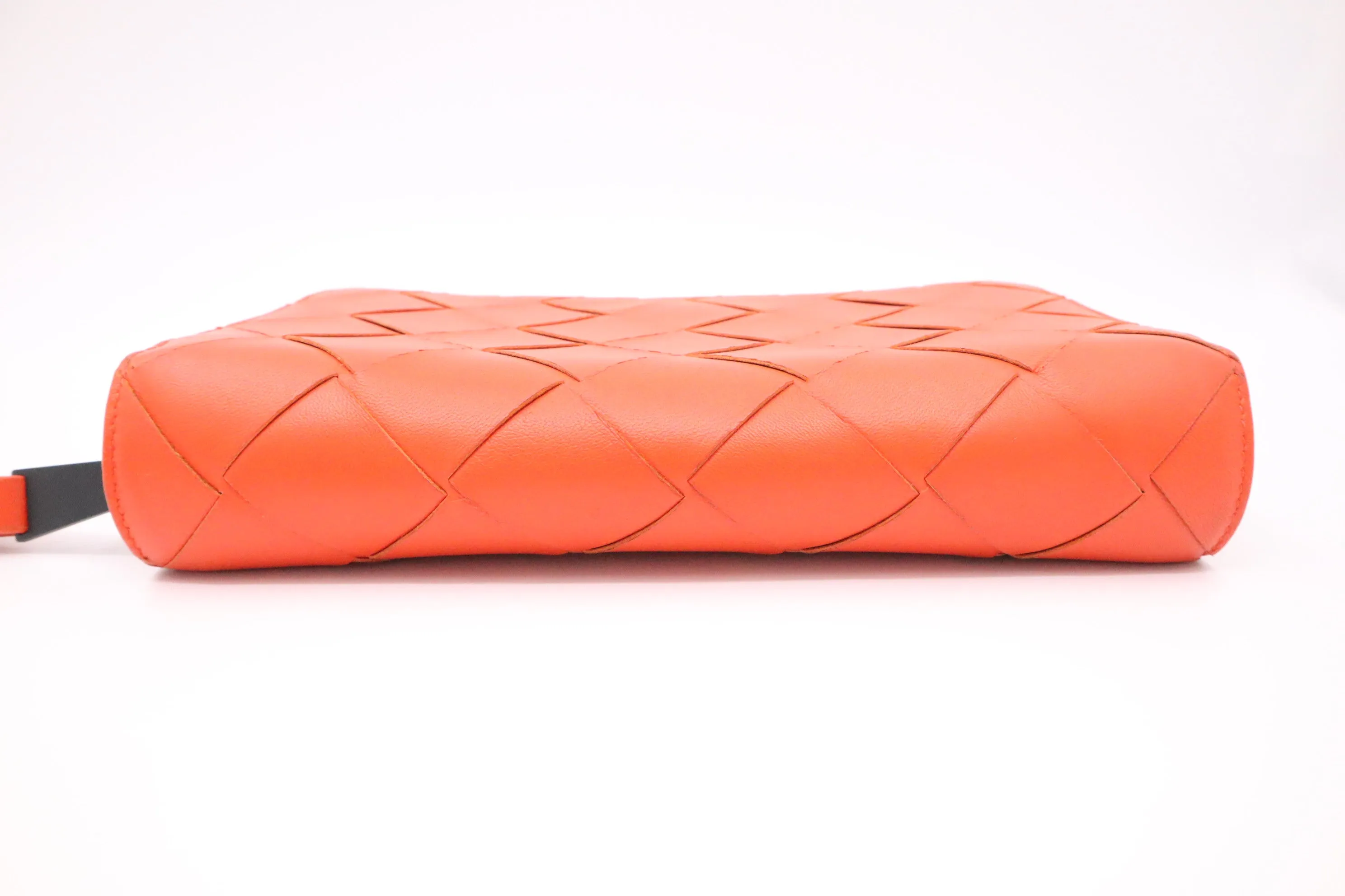 Bottega Veneta Maxi Clutch in Orange Intrecciato Leather