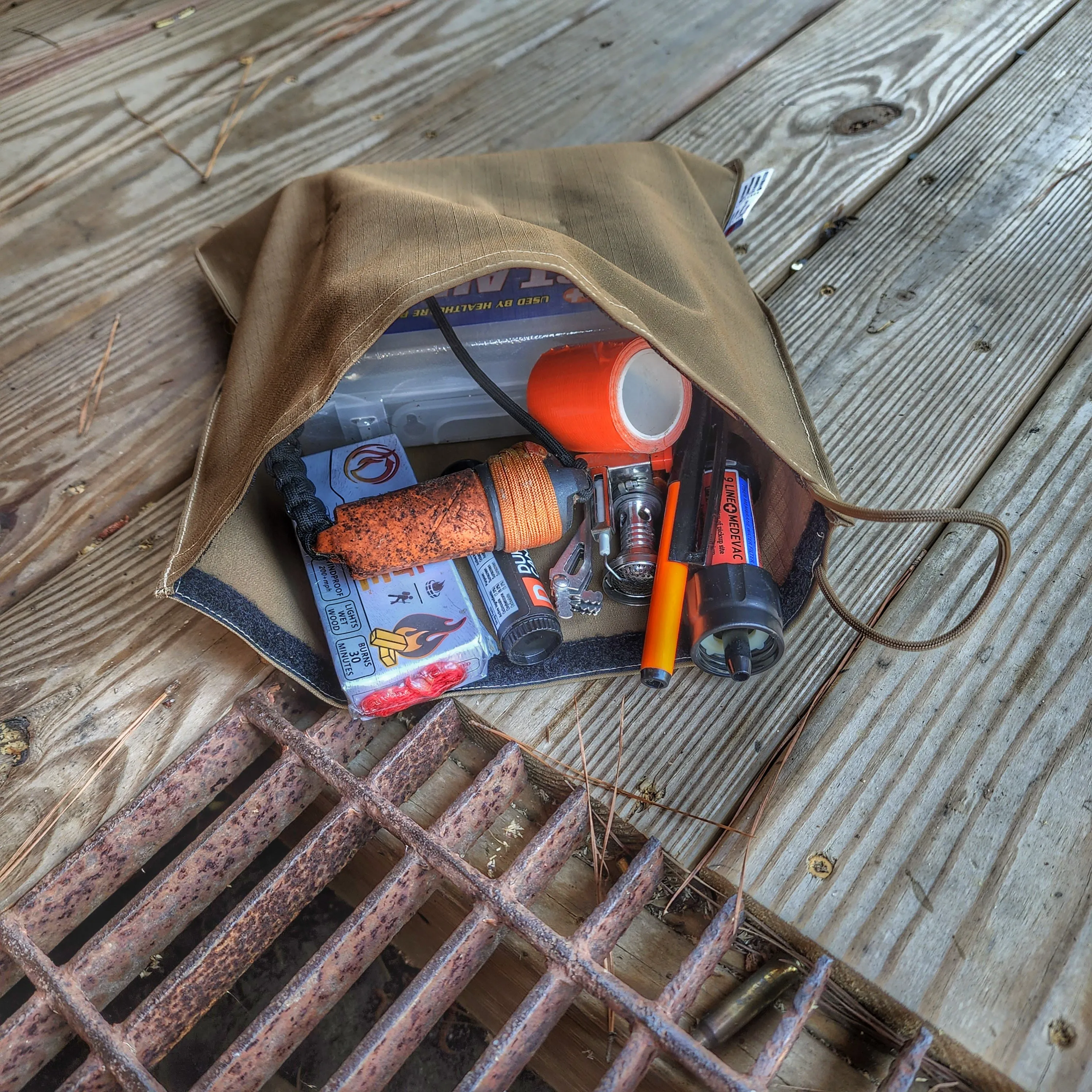 EDC Hank - Pocket Dump Storage Compartment Handkerchief.