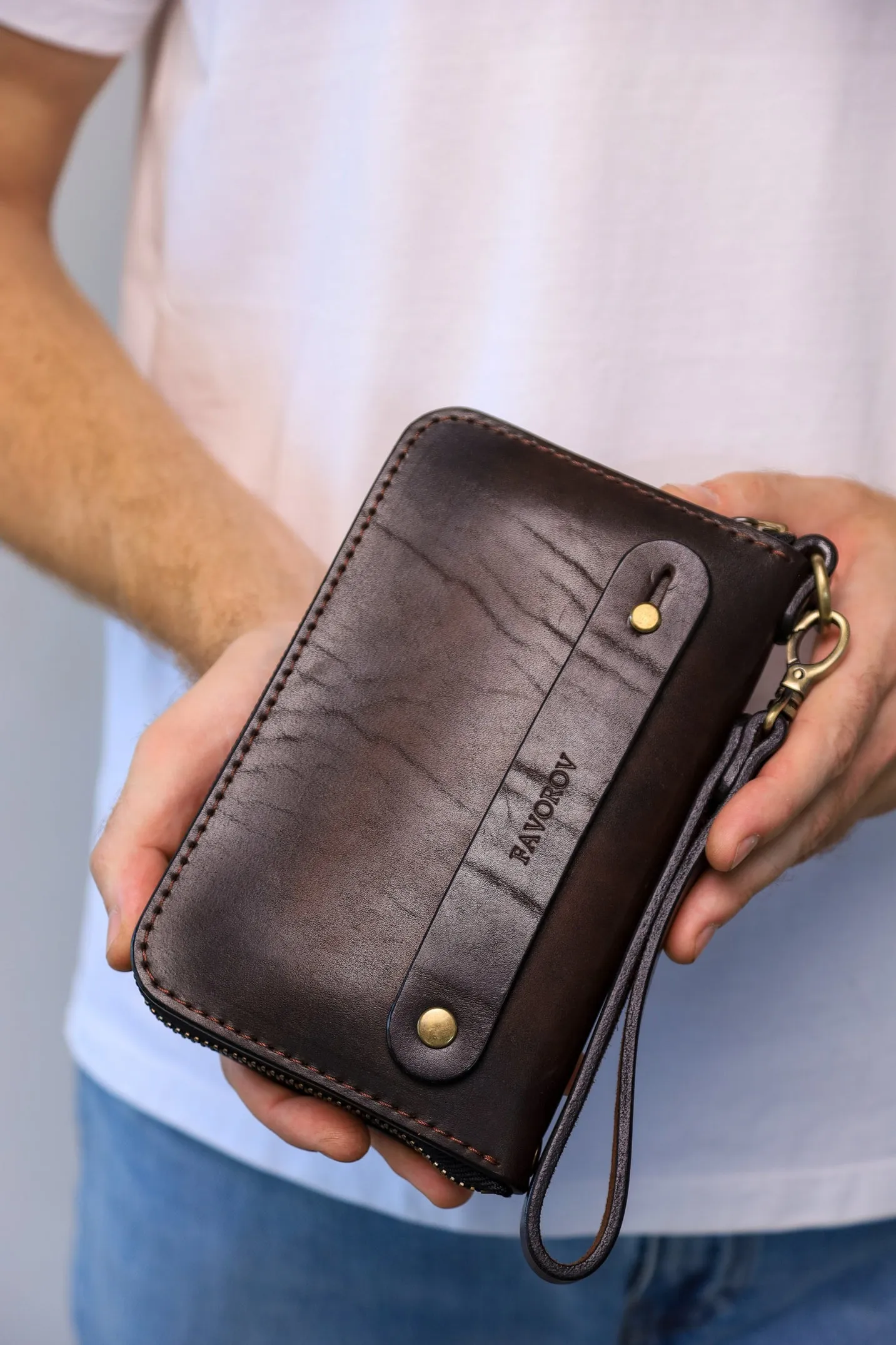 Personalized Leather Clutch, Full Grain Leather Clutch, Brown men's leather wallet, Zipped wallet, Wrist Bag, Men's purse, Father's gift