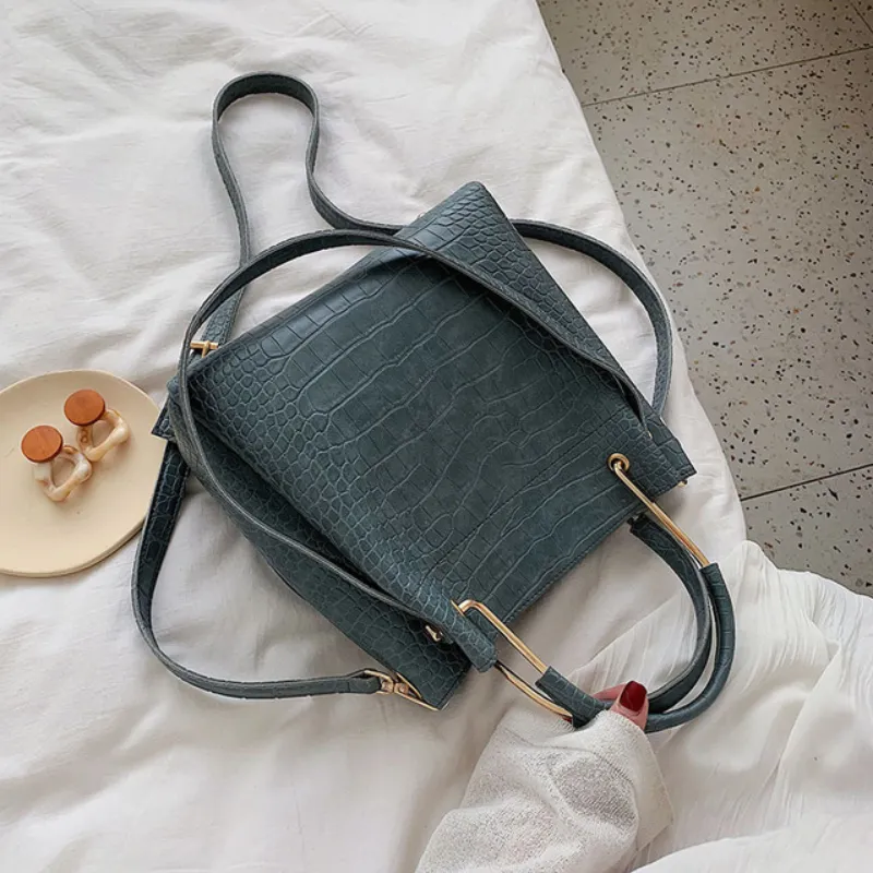 Servente Shoulder Bag